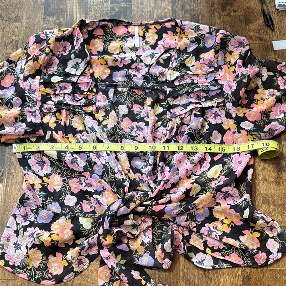FREE PEOPLE Maybel Boho Floral Tie Front Top Size Medium - Picture 12 of 13